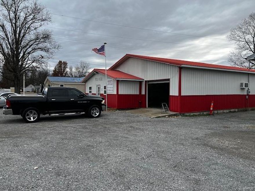 LOCATION-LOCATION-LOCATION !! THIS COMMERCIAL P[ROPERTY IS LOCATED RIGHT ON THE HEAVELY TRAVELLED HIGHWAY 77 IN CHAFFEE MO . CURRENTLY BEING USED FOR A CAR LOT BUISNESS BUT THIS BUILDING HAS ENDLESS OPPORTUNITIES FOR PAINT / BODY SHOP / WRECKER SERVICES ... THE LIST GOES ON AND ON ...HAS TWO OVER HEAD DOORS WITH A VEHICLE LIFT AND FULLY FUNCTIONABLE PAINT BOOTH , READY TO BE USED . FRONT OF THE BUILDING HAS TWO OFFICE SPACES AND A LOBBY . ALL METAL BUILDING BUILT IN 2009