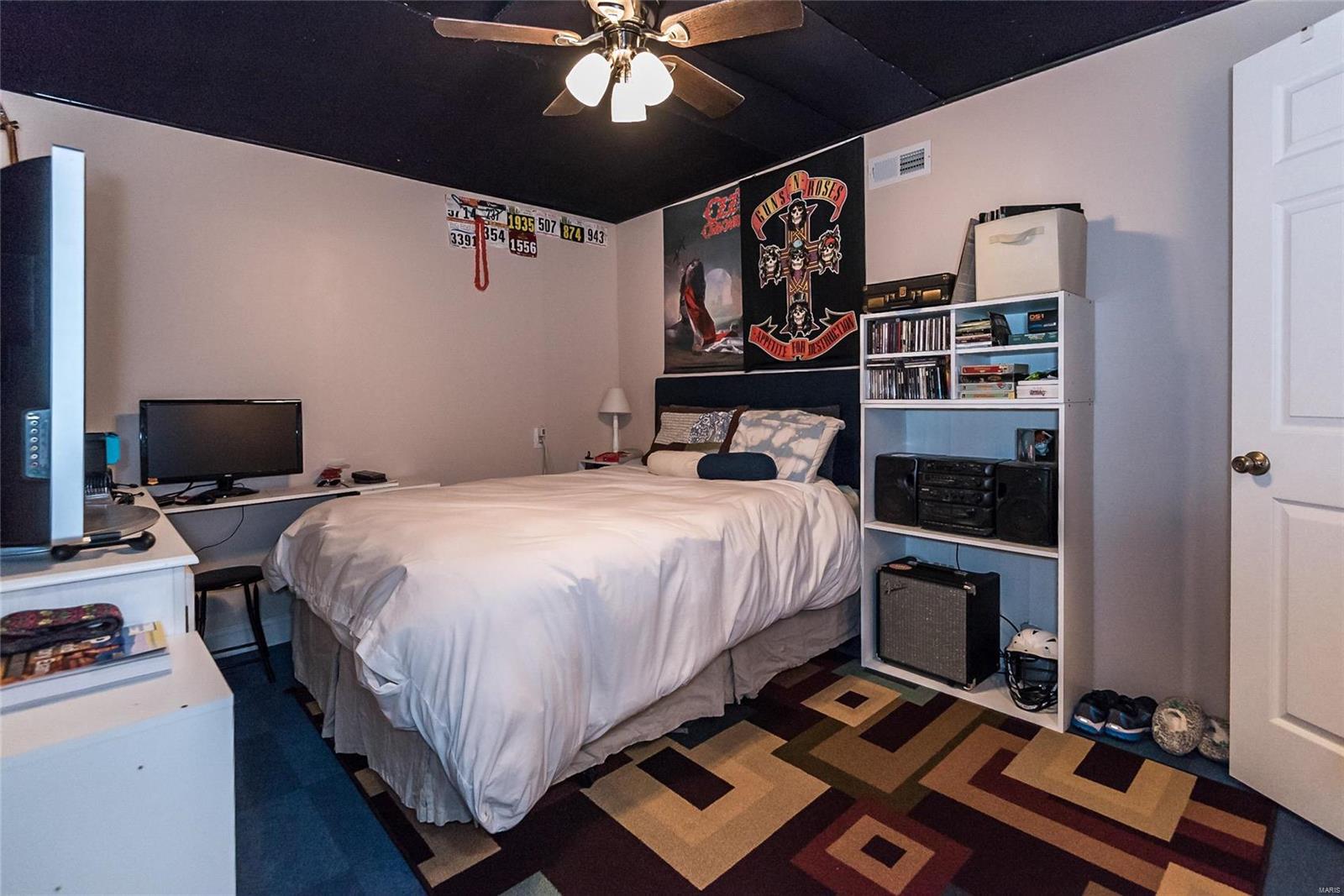 Treetop Condo - Residential