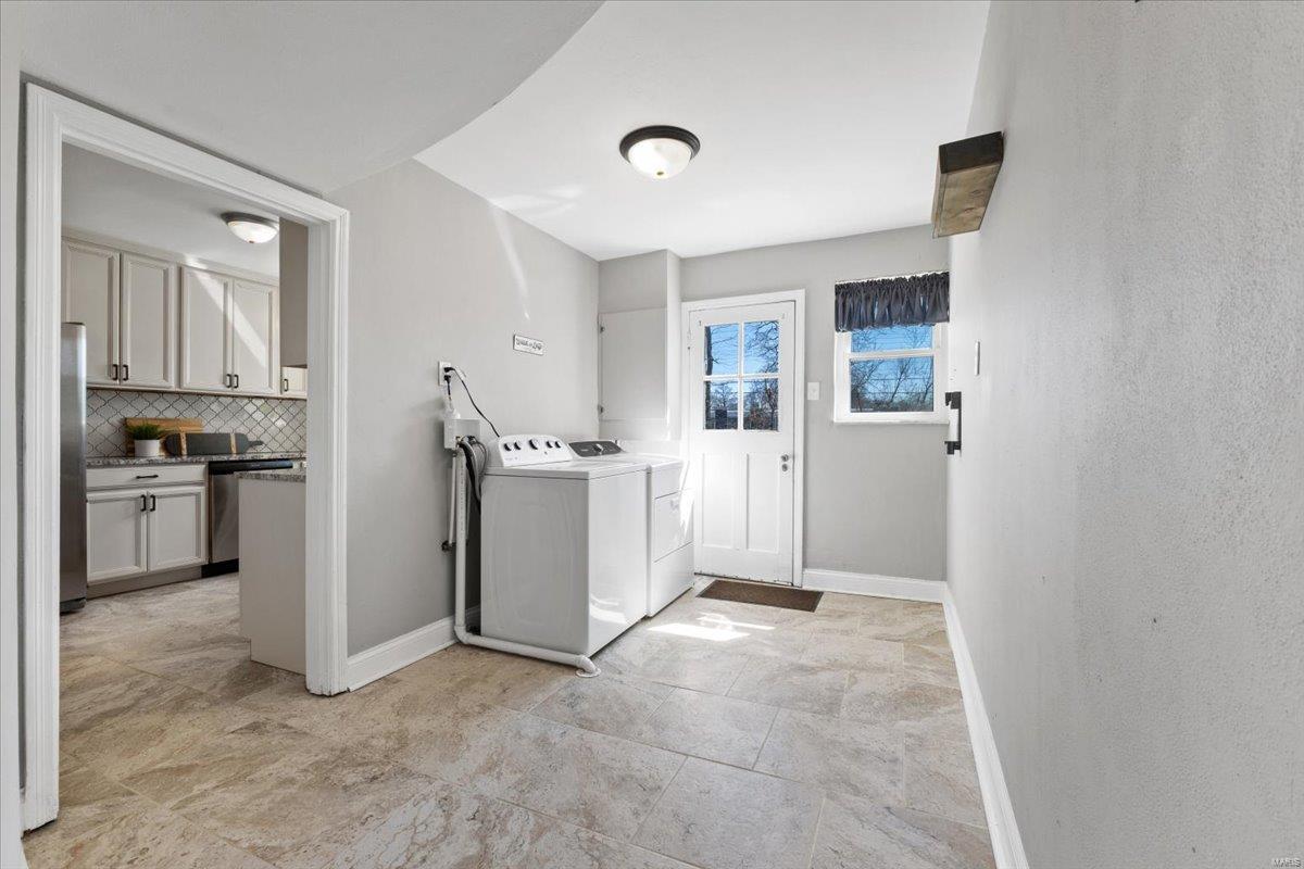 St Louis, Missouri 63119, United States, 3 Bedrooms Bedrooms, ,1 BathroomBathrooms,Residential,Active,94511