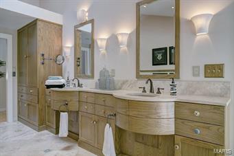 Von Schrader Estate - Residential