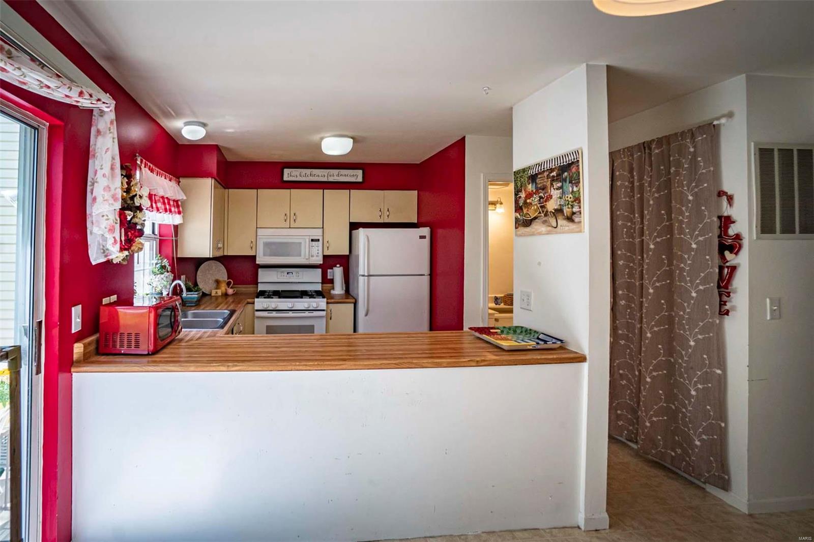 Woodlake Village Condos - Residential