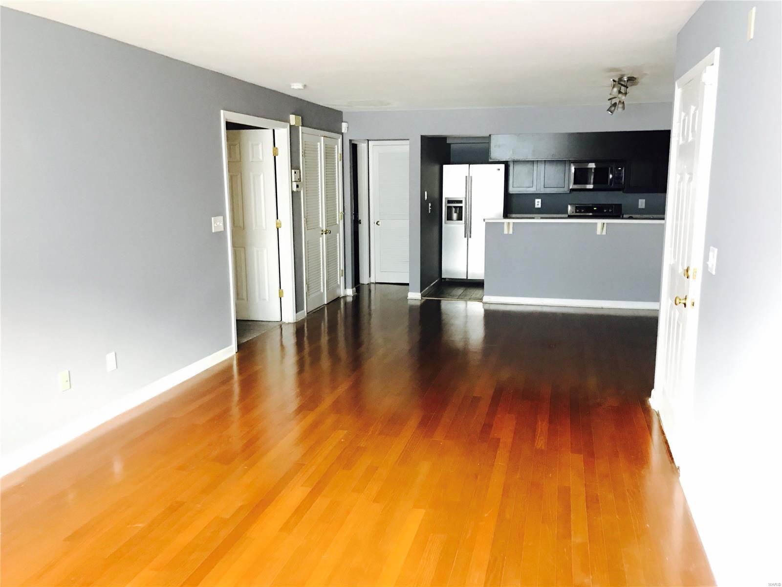 4225 W Pine 6