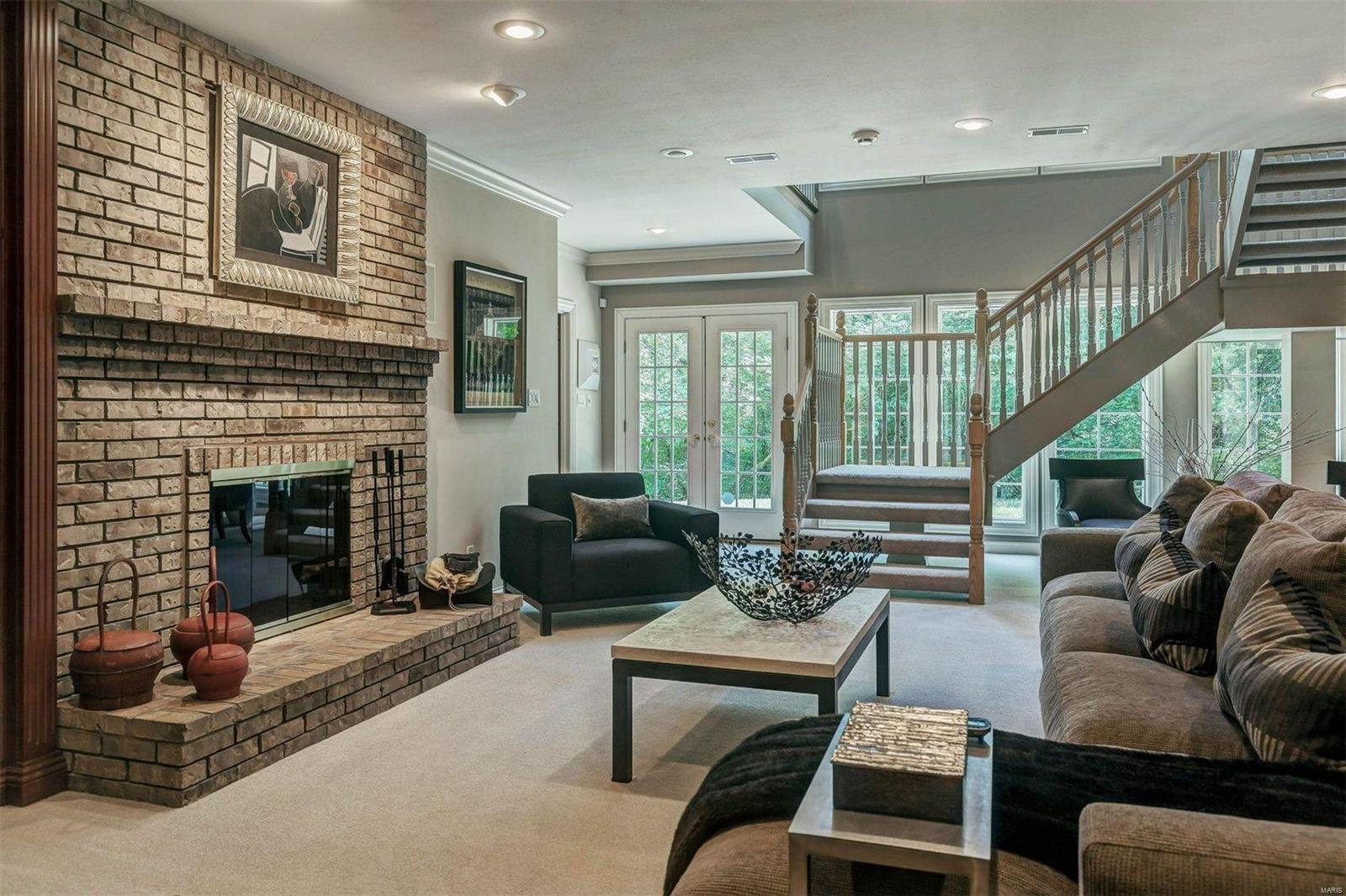 Ladue Woods Estates - Residential