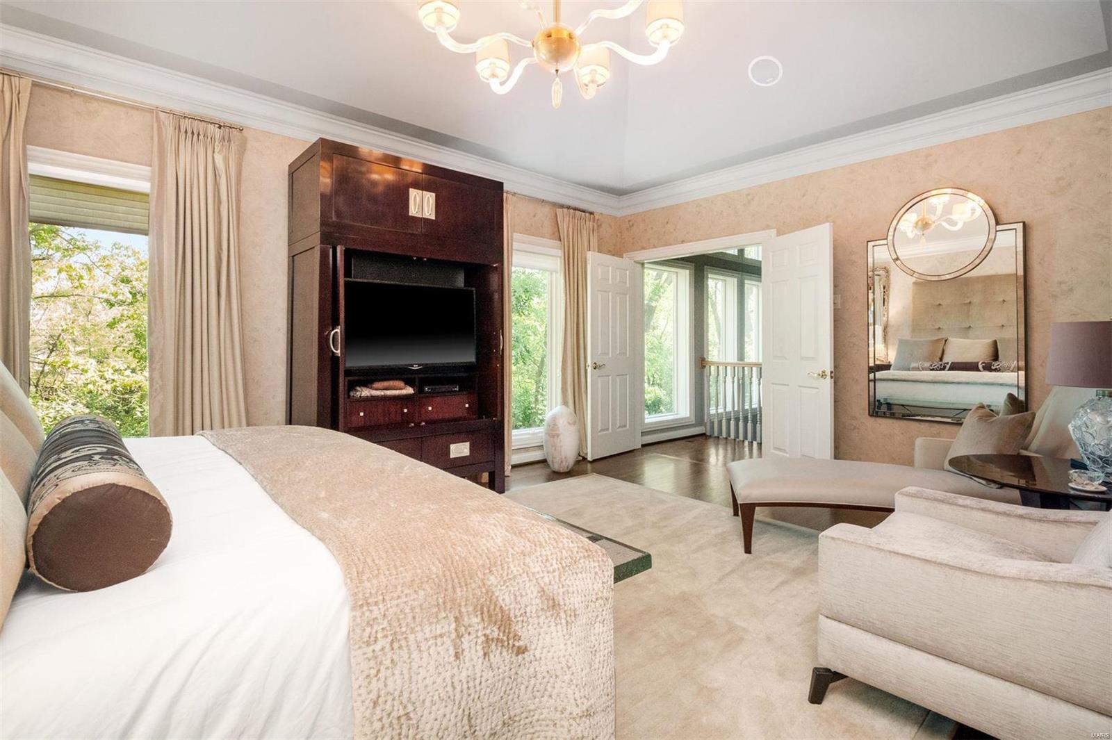 Ladue Woods Estates - Residential