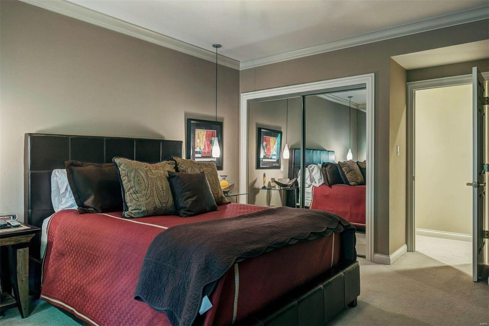 Ladue Woods Estates - Residential