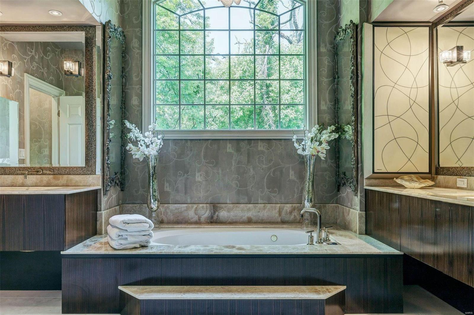 Ladue Woods Estates - Residential