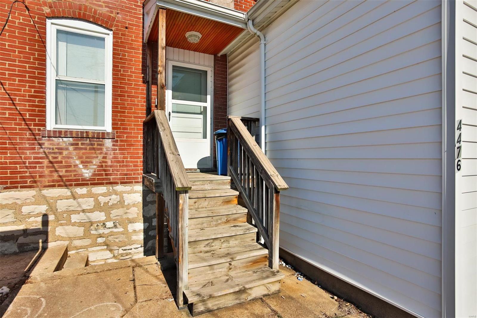 St Louis, Missouri 63116, United States, 2 Bedrooms Bedrooms, ,1 BathroomBathrooms,Residential,Pending,12872