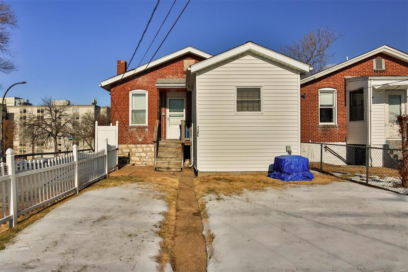 St Louis, Missouri 63116, United States, 2 Bedrooms Bedrooms, ,1 BathroomBathrooms,Residential,Pending,12872