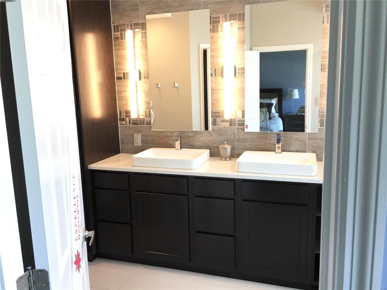 Sandistan Manor - Residential