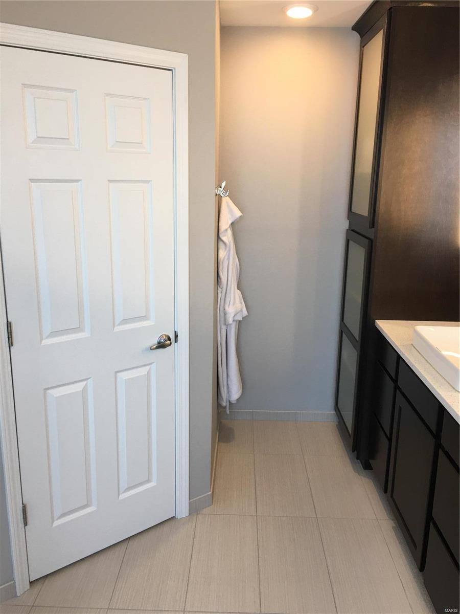 Sandistan Manor - Residential