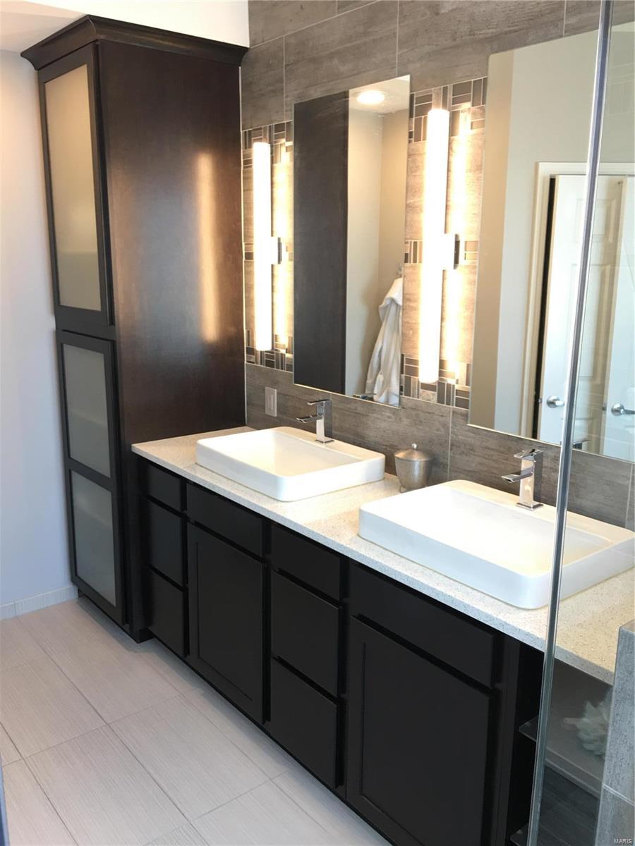 Sandistan Manor - Residential