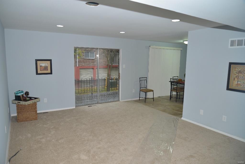 Lin Capri Manor Condo - Residential