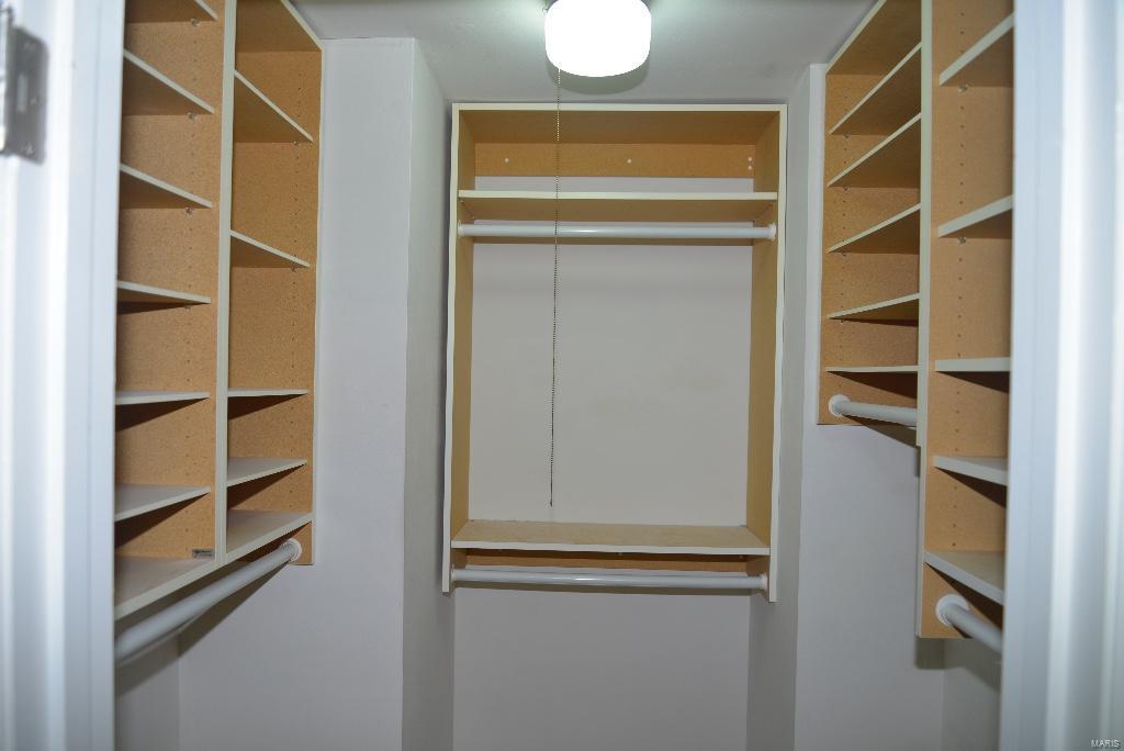 Lin Capri Manor Condo - Residential