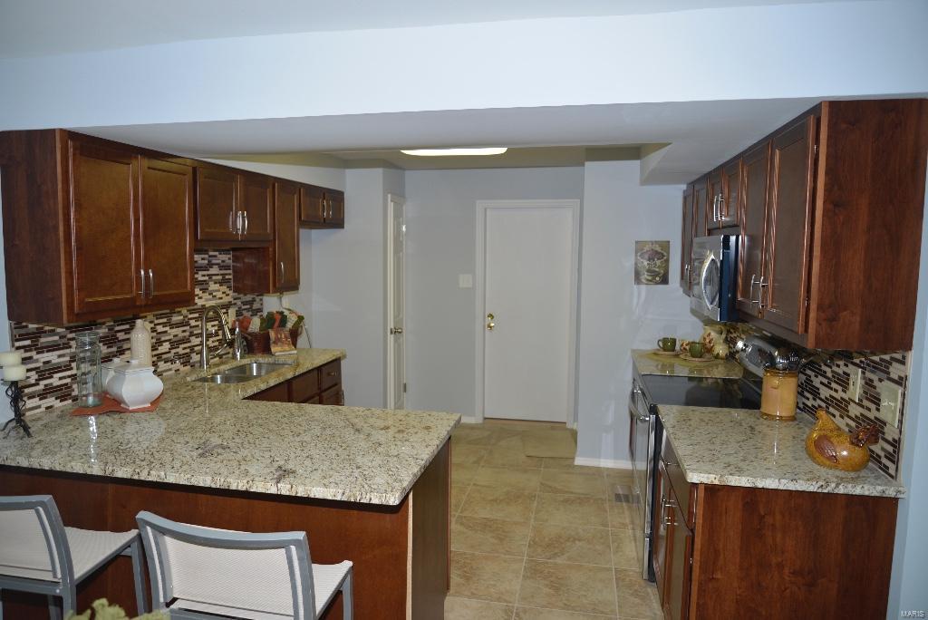 Lin Capri Manor Condo - Residential