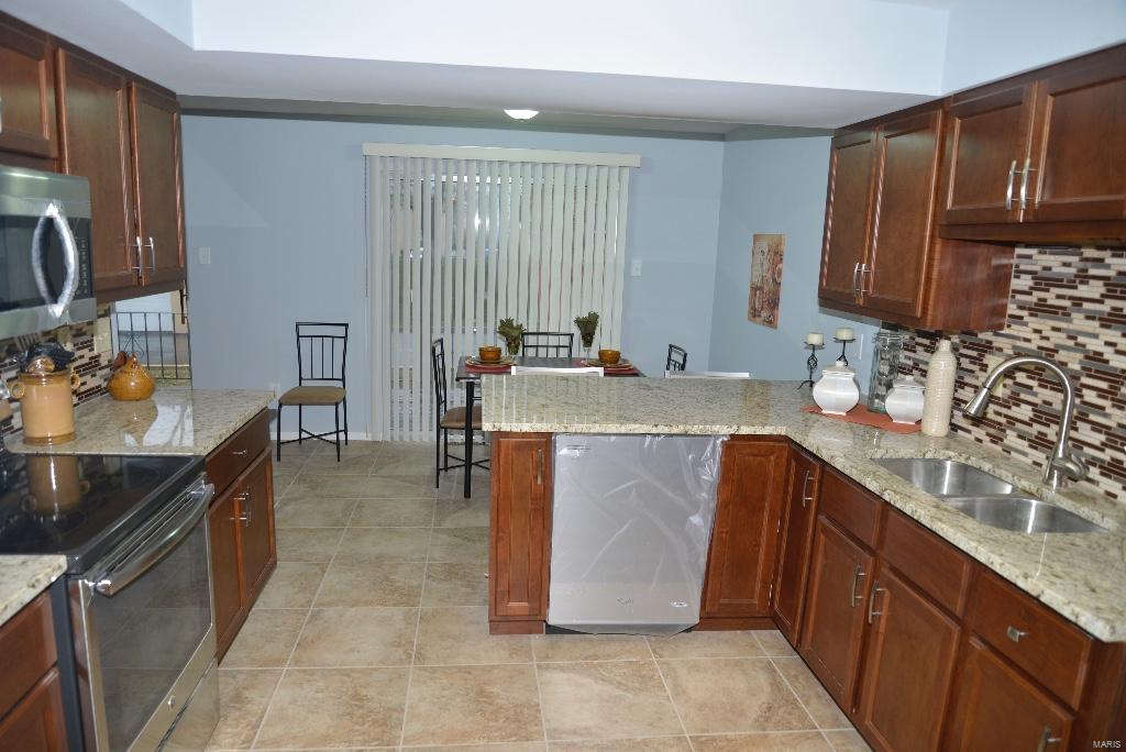 Lin Capri Manor Condo - Residential