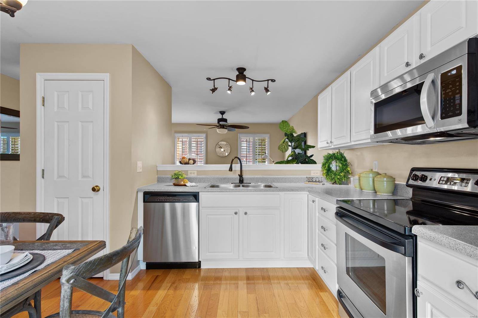 Estates At Parkview Two The - Residential