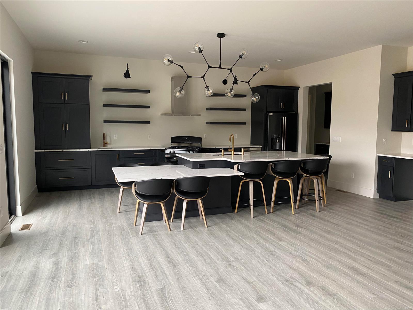 Summit Tr - Residential