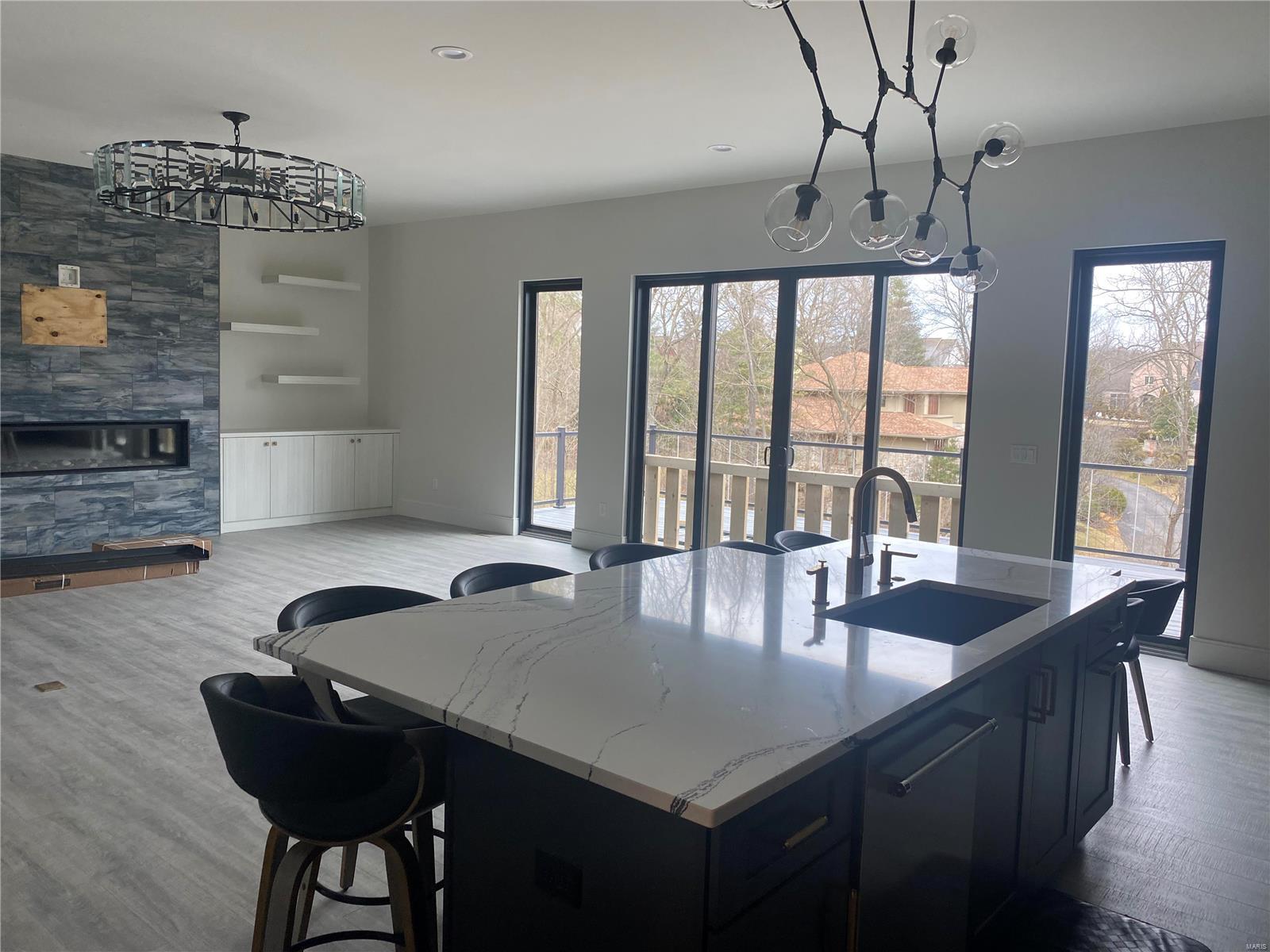 Summit Tr - Residential