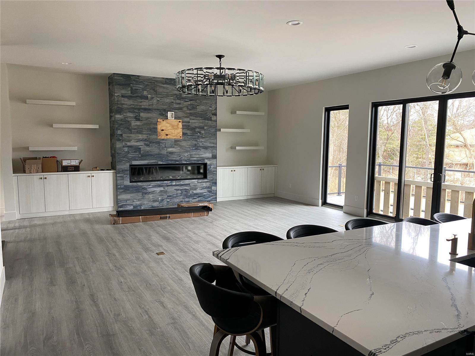 Summit Tr - Residential