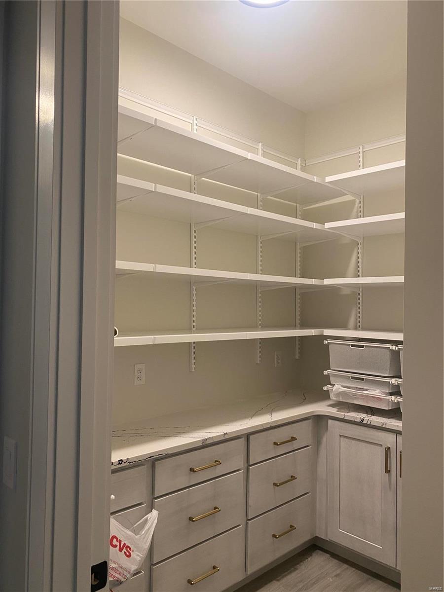 Summit Tr - Residential