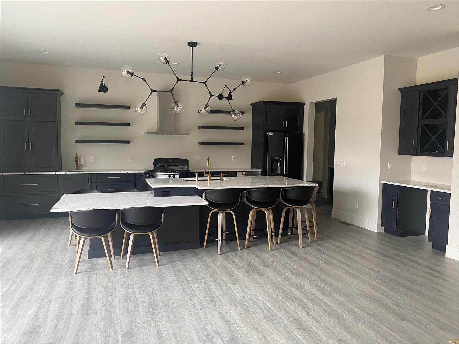 Summit Tr - Residential