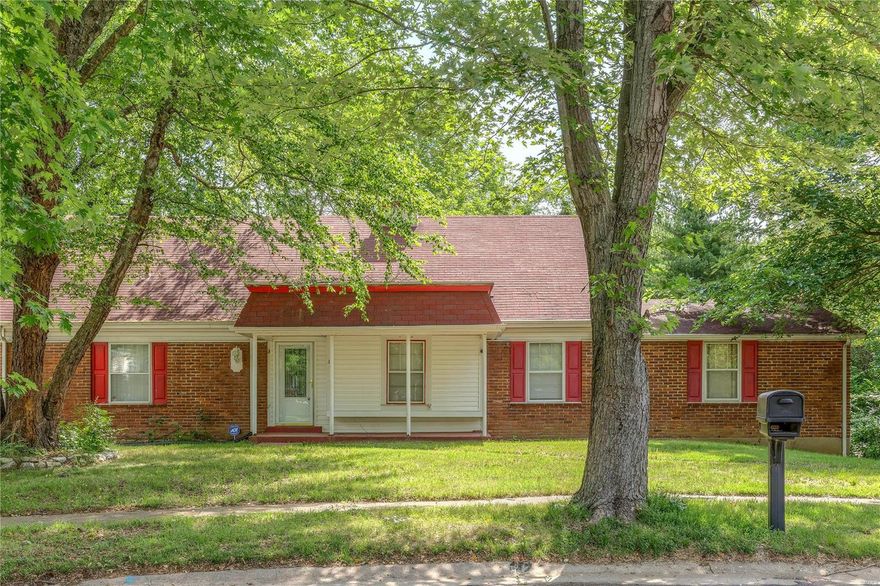 You’re going to love this recently updated 4-bed, 2-bath home that has privacy and beauty all wrapped into one. With over 2,900 sq ft of living space, this home is perfect for a large family who wants to live on a quiet cul-de-sac. Large bedrooms, a separate dining room, a gorgeous Master Bath, and a beautiful deck overlooking the yard that backs up to the woods, are just a few of the things that this home offers. Check out the pictures and come by for a showing, you won’t be disappointed.