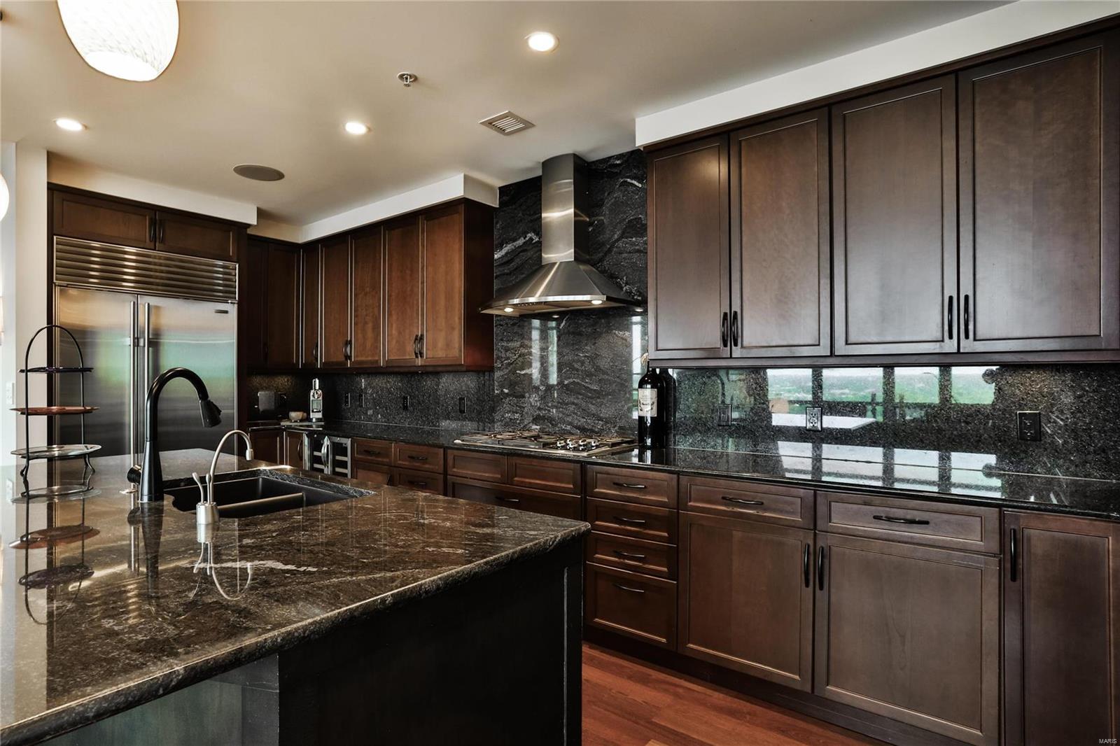 Park East Tower - Residential