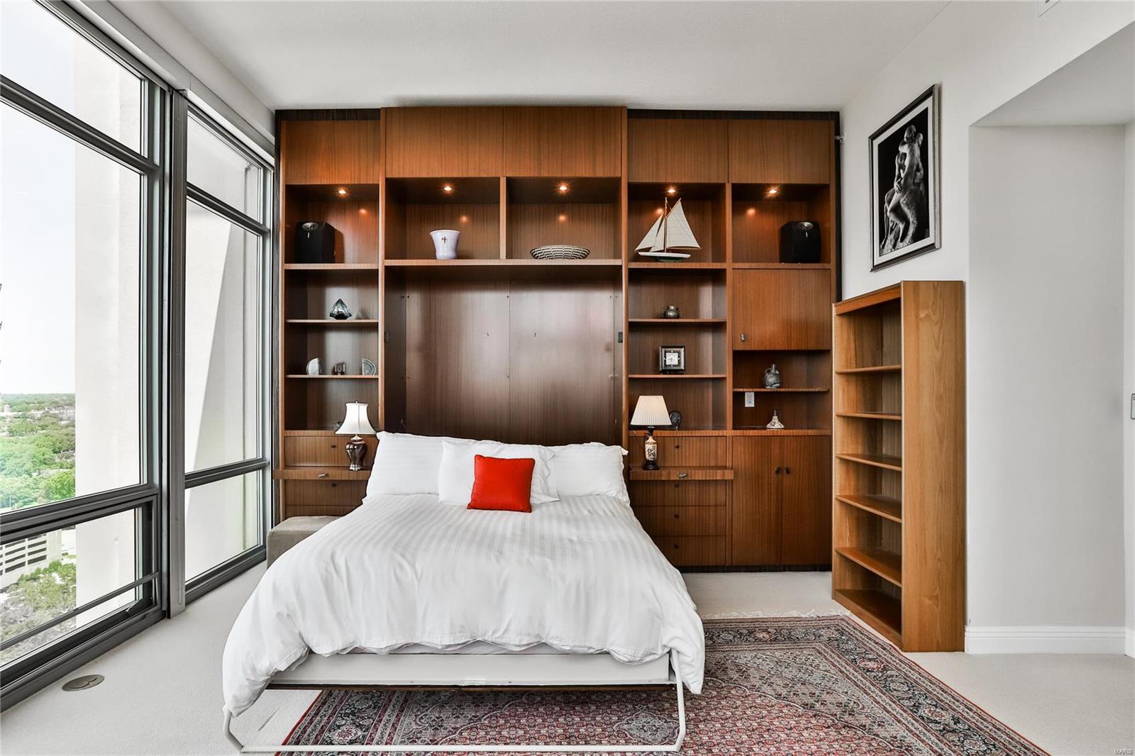 Park East Tower - Residential