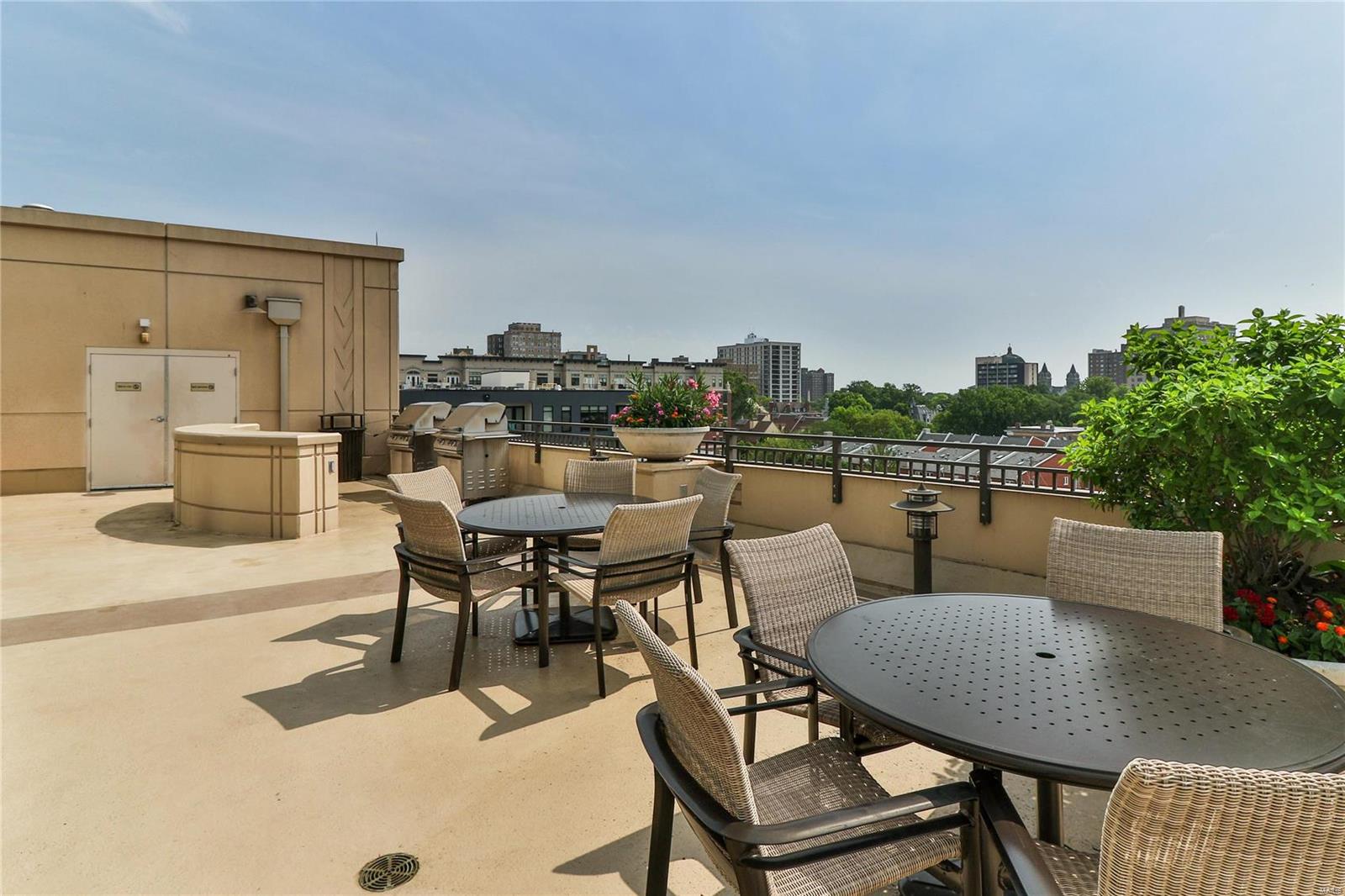 Park East Tower - Residential