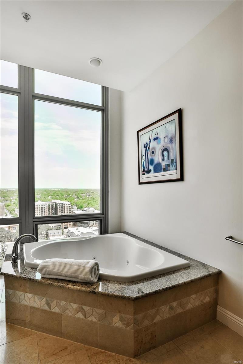 Park East Tower - Residential