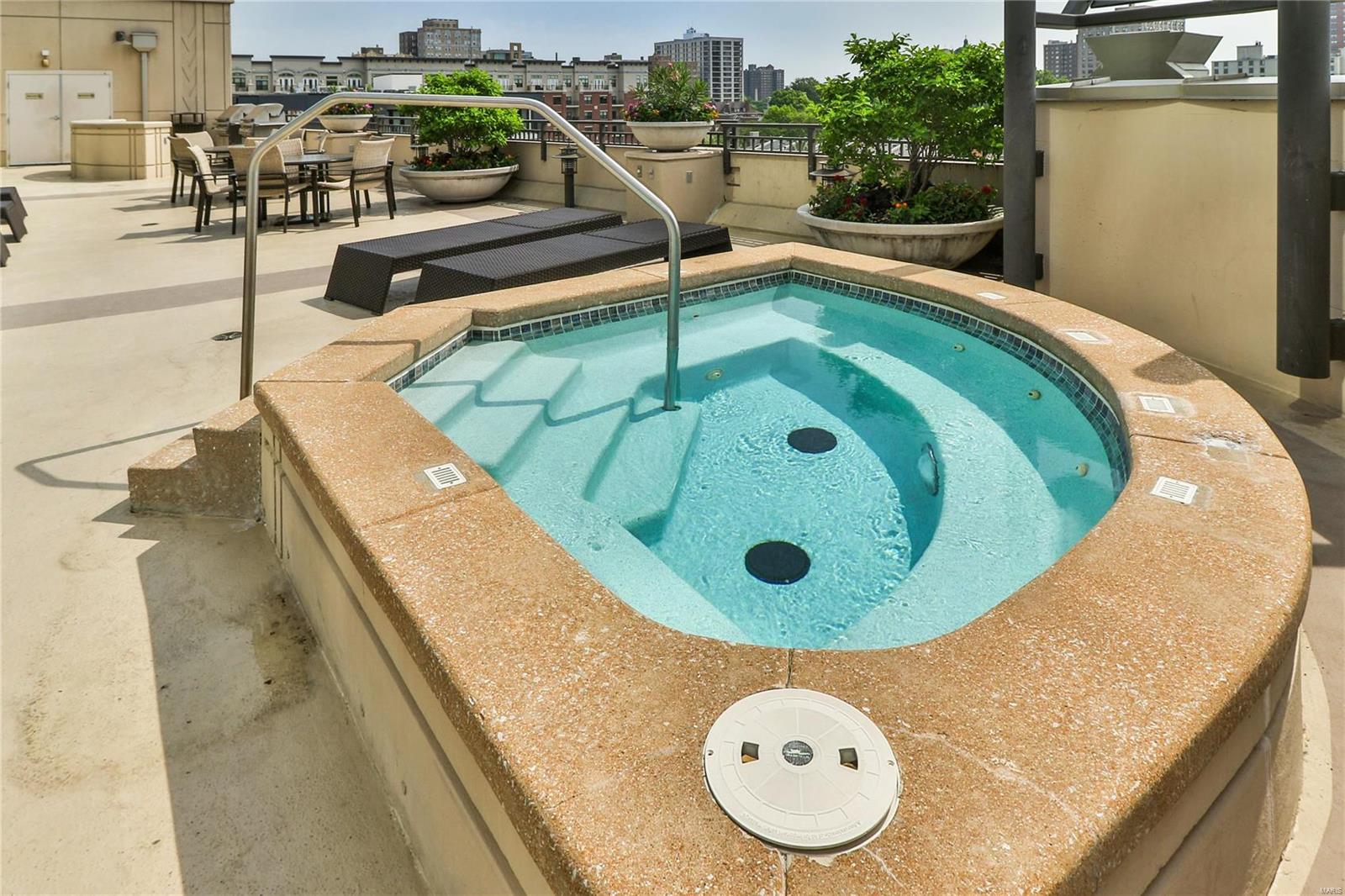 Park East Tower - Residential