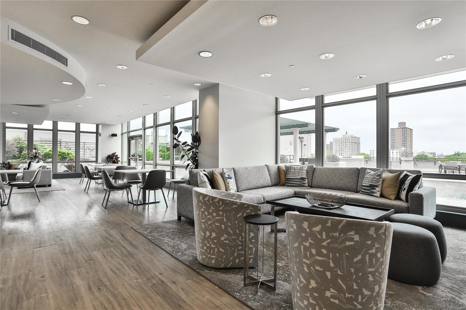 Park East Tower - Residential