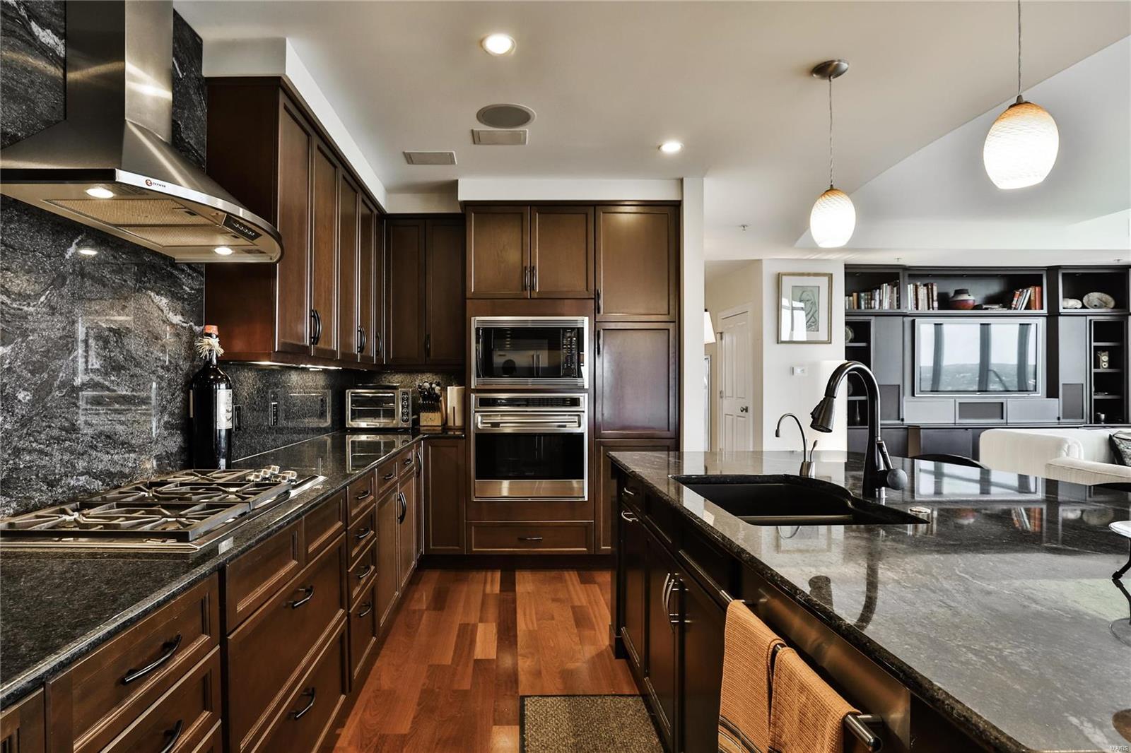 Park East Tower - Residential