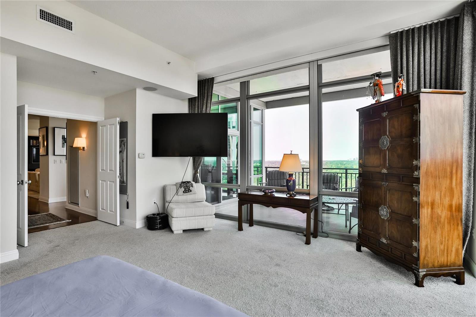 Park East Tower - Residential