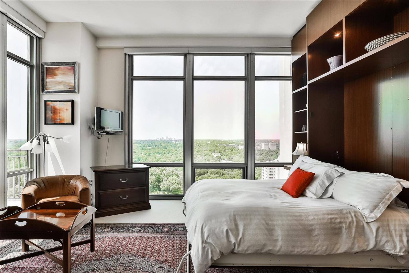 Park East Tower - Residential