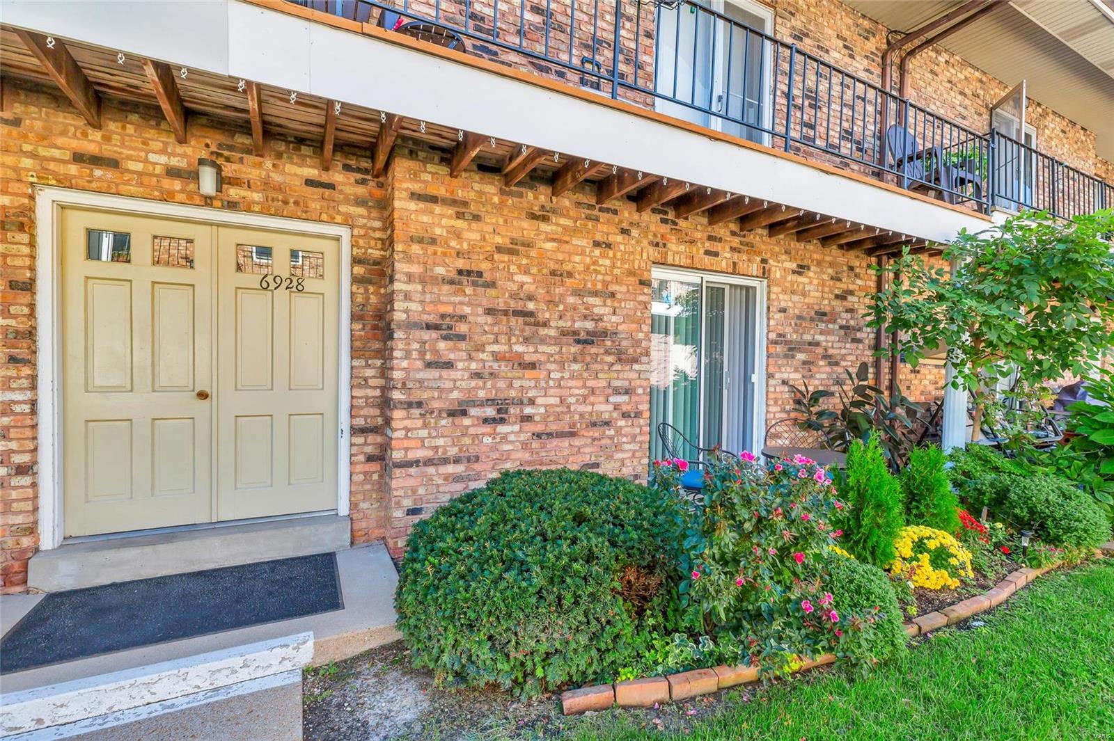Colonial Woods Condo - Residential