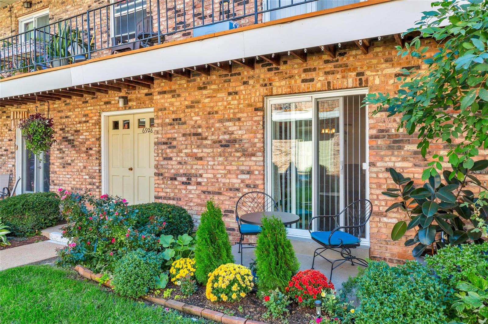 Colonial Woods Condo - Residential