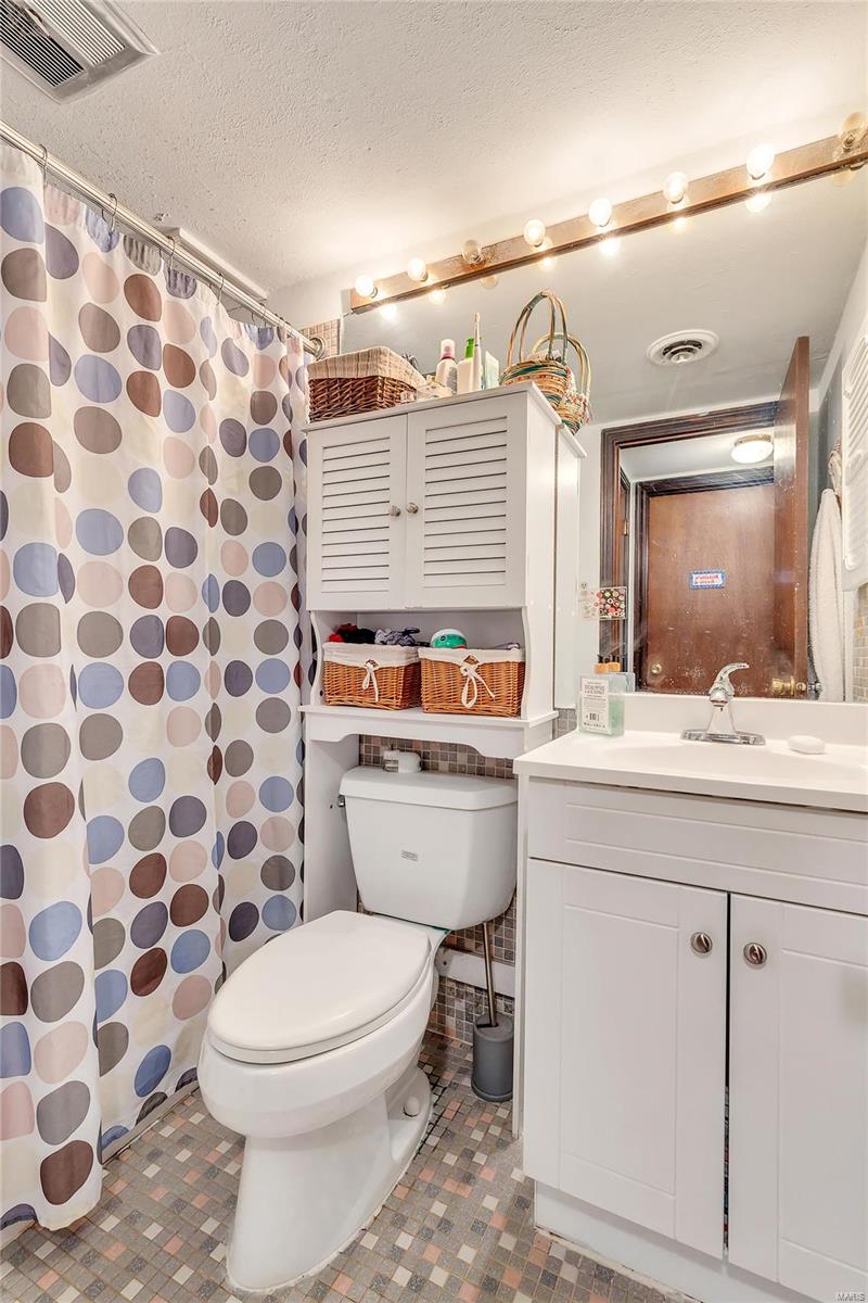 Colonial Woods Condo - Residential