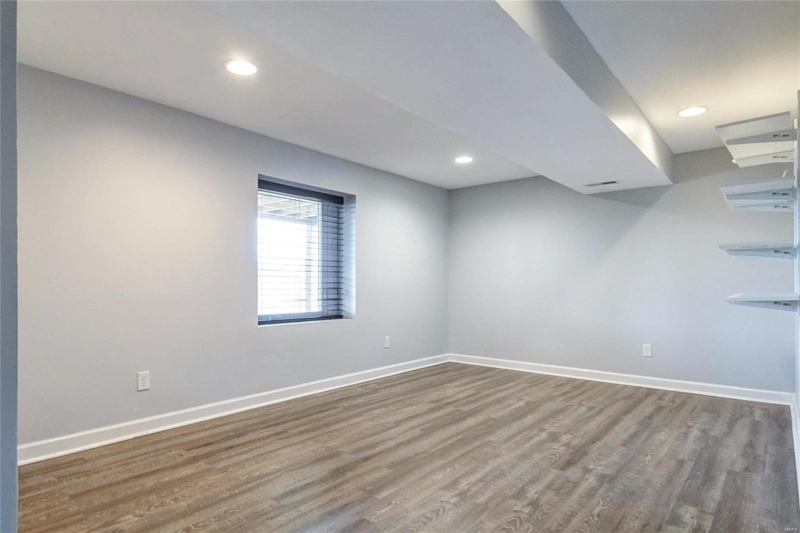 Creve Coeur Place 2 - Residential