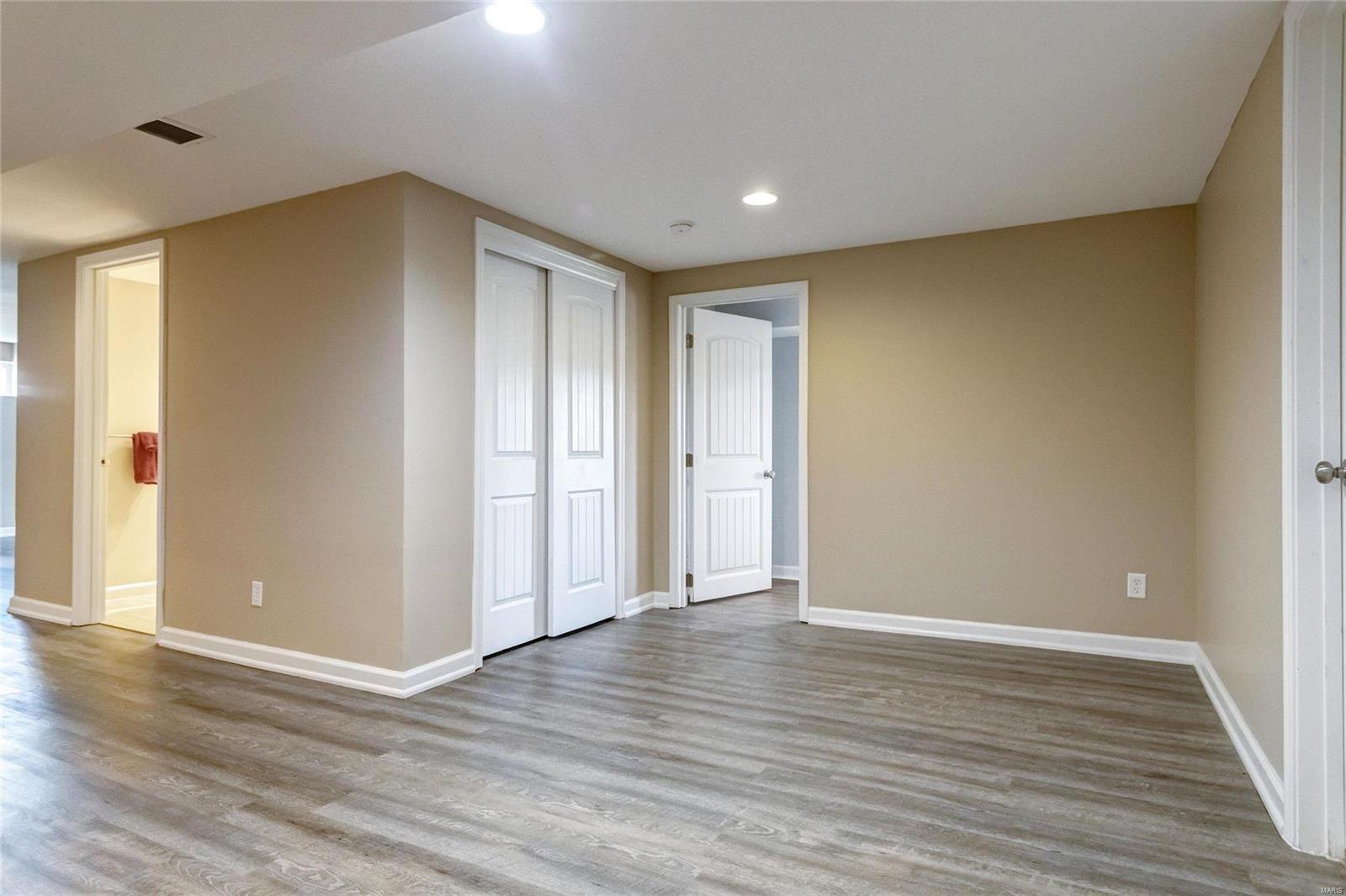 Creve Coeur Place 2 - Residential