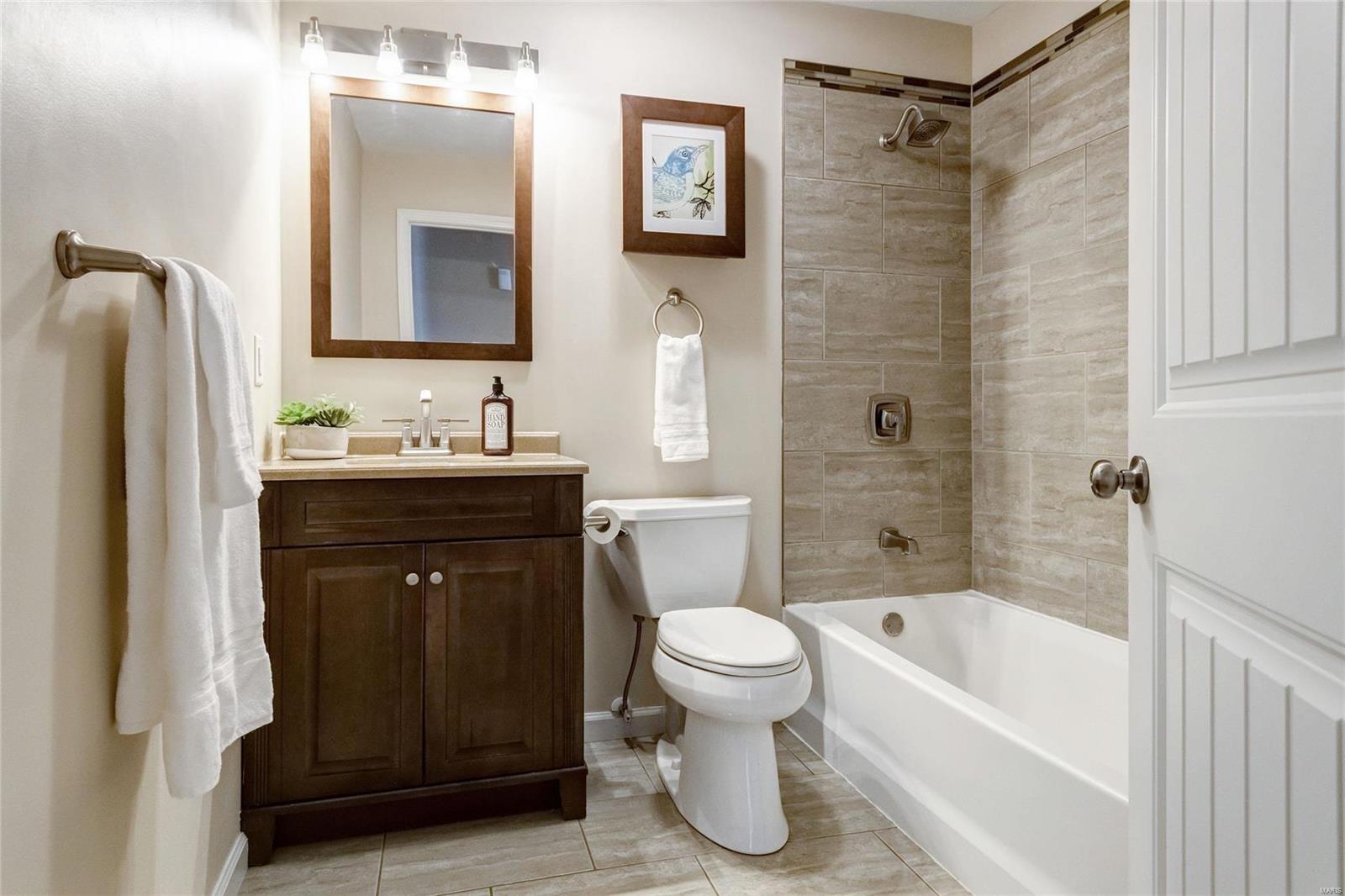 Creve Coeur Place 2 - Residential