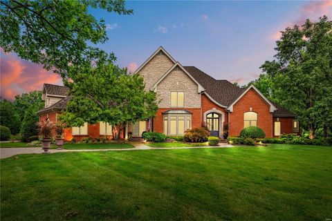 Photo of 25 Manderleigh Estates Ct, St Louis, MO 63131 (MLS # 23041268)