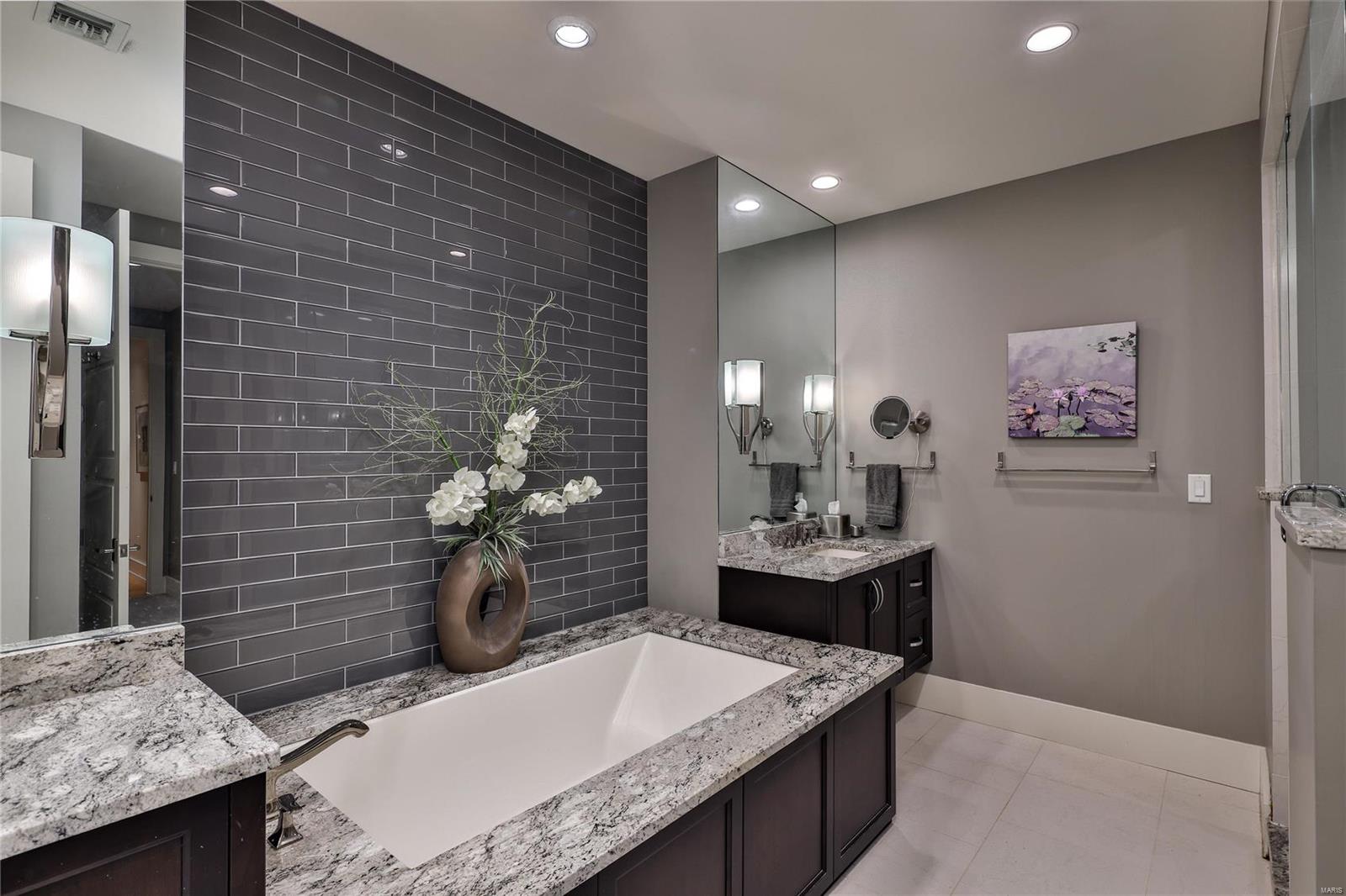 Crescent Condo - Residential