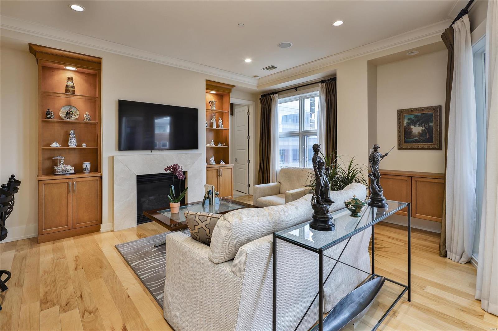 Crescent Condo - Residential