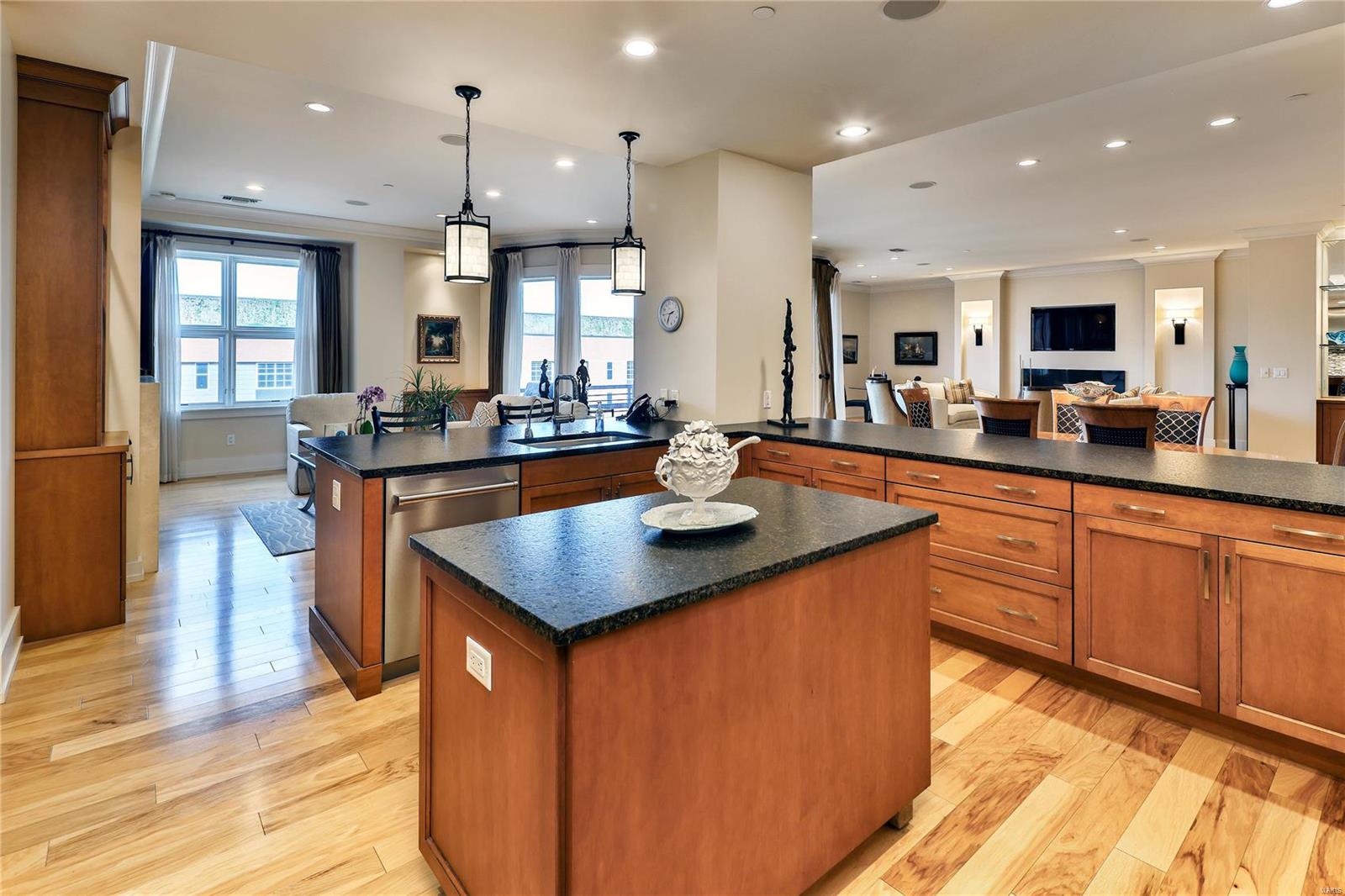 Crescent Condo - Residential