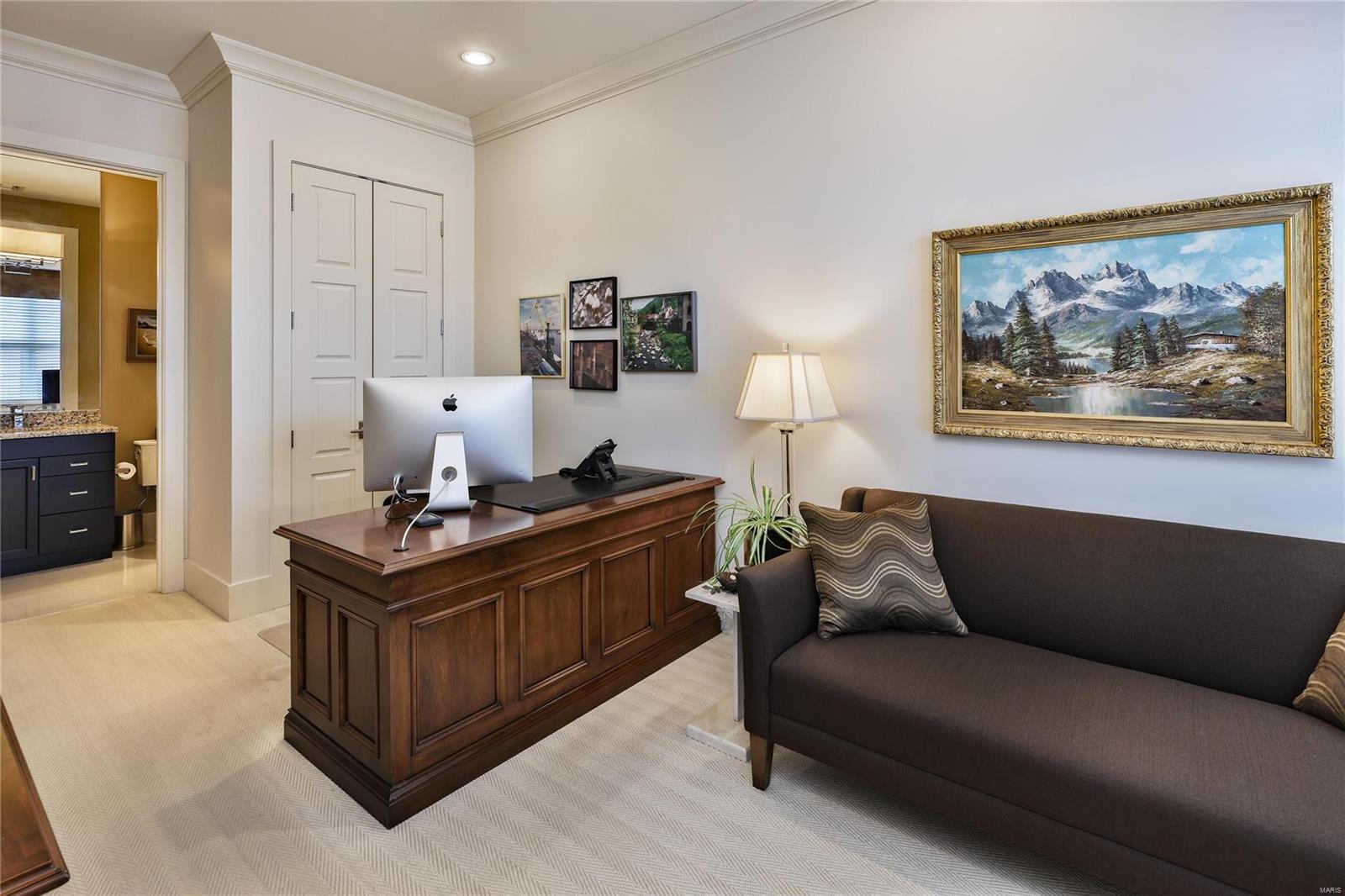 Crescent Condo - Residential