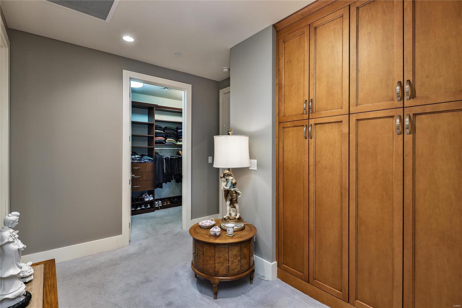 Crescent Condo - Residential