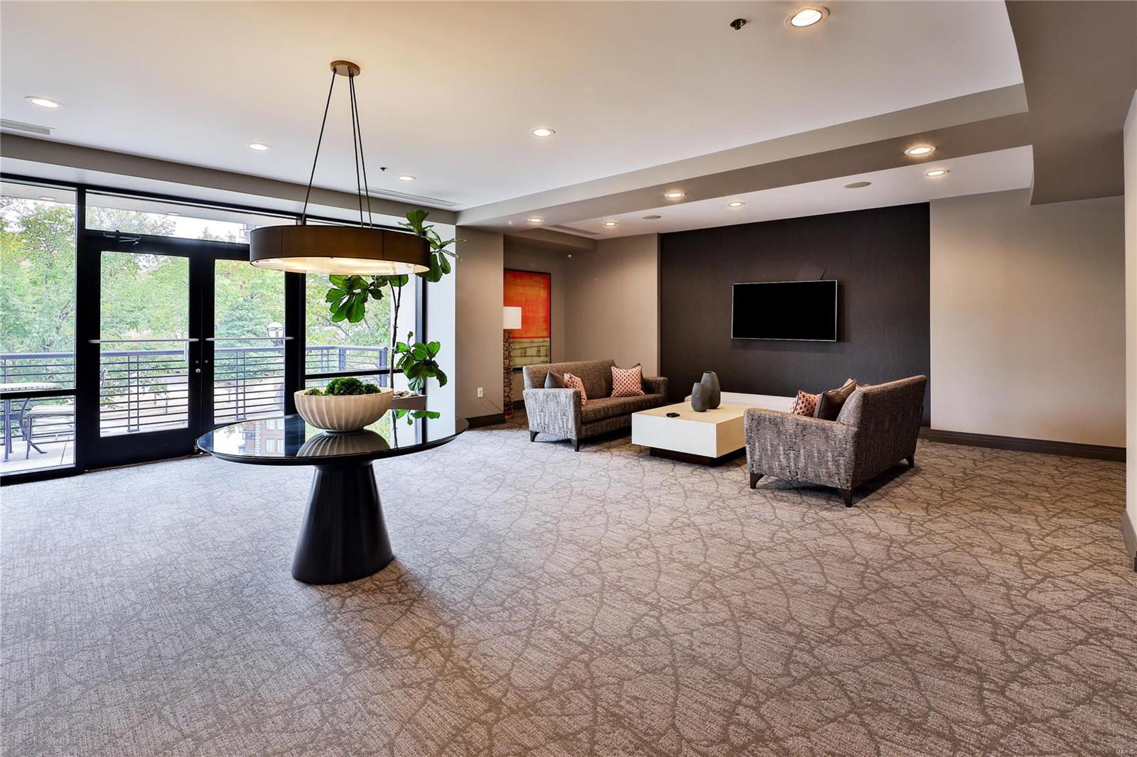 Crescent Condo - Residential