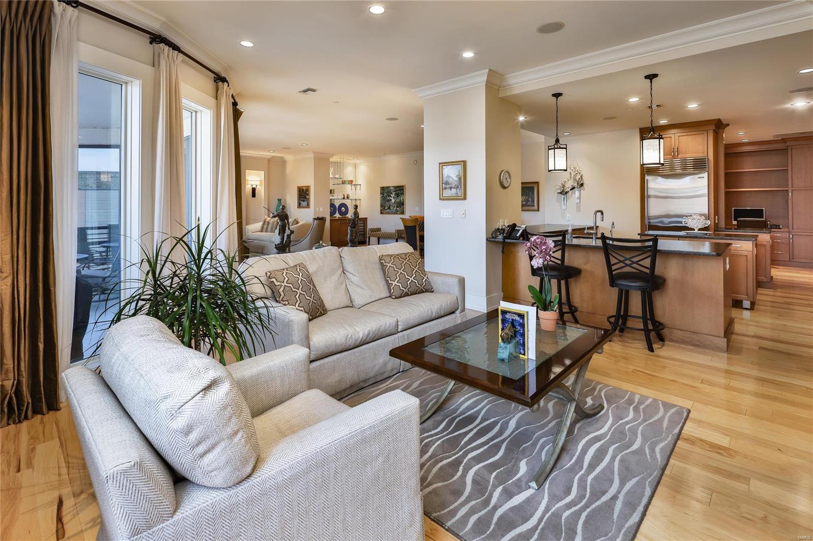 Crescent Condo - Residential