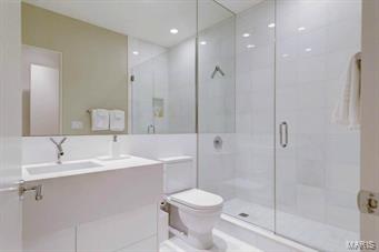 Plaza In Clayton A Condo The - Residential